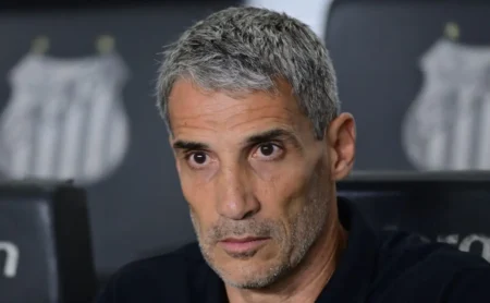 Santos terá elenco completo para enfrentar o Mirassol no Brasileirão, com C. Oliva disponível