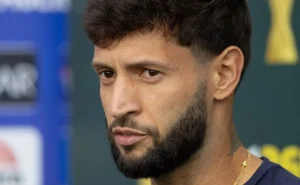 Santos traça plano para contratar Juninho Capixaba e busca apoio financeiro de R$ 42,4 milhões