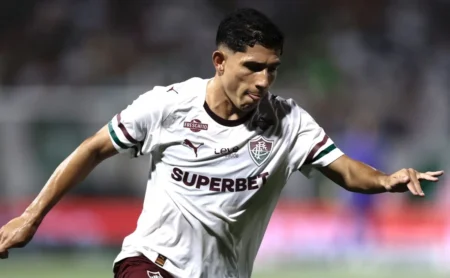 Savarino, agora no Fluminense, projeta a primeira final do Campeonato Carioca contra o Flamengo