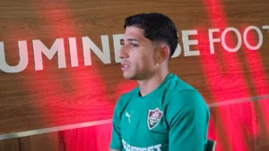 Savarino almeja título carioca para firmar-se no Fluminense e projeta Fla-Flu: "Jogo especial"