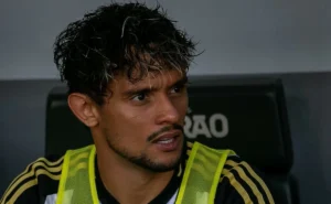 Scarpa, emprestado ao Corinthians, é dispensado pelo Atlético-MG