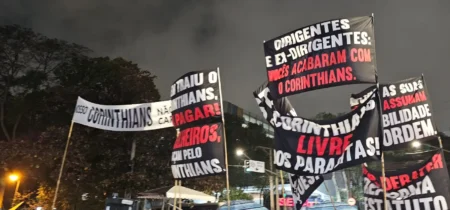 Sócios do Corinthians solicitam intervenção judicial