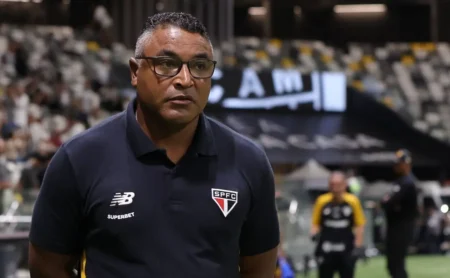 São Paulo de Roger Machado perde para o Atlético-MG e Lucas Moura deixa a partida lesionado