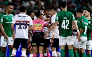 São Paulo é eliminado do Paulistão após derrota por 2 a 1 para o Palmeiras
