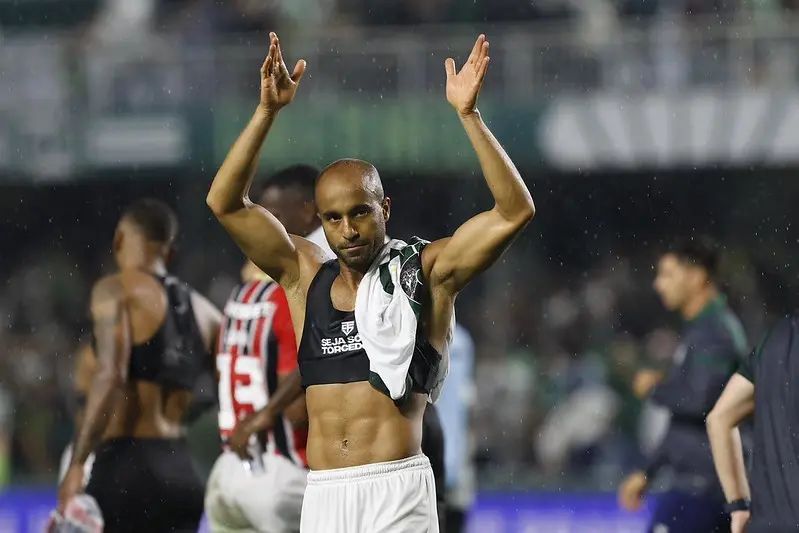 São Paulo e Lucas: renovação em espera pela Copa do Mundo São Paulo e Lucas: renovação em espera pela Copa do Mundo