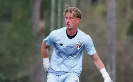 São Paulo não renova contrato com Felipe Preis e goleiro pode deixar o clube em dezembro São Paulo não renova contrato com Felipe Preis e goleiro pode deixar o clube em dezembro