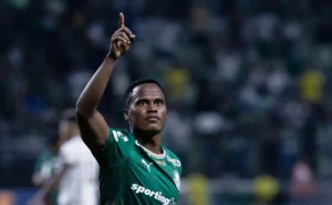 São Paulo tem início de jogo desastroso e Jhon Arias, do Palmeiras, abre o placar no Morumbi São Paulo tem início de jogo desastroso e Jhon Arias, do Palmeiras, abre o placar no Morumbi