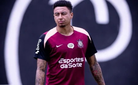 Técnico da Premier League admitiu tentativa de contratar Lingard antes do Corinthians: "Jogador muito bom"