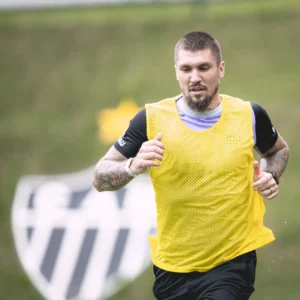 Técnico do Atlético-MG detalha planos para retorno de Lyanco: "Elevar o ritmo"