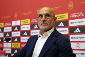 Técnico espanhol manifesta preocupação com a Finalíssima no Catar: Buscar outra sede se necessário Técnico espanhol manifesta preocupação com a Finalíssima no Catar: "Buscar outra sede se necessário"