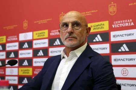 Técnico espanhol manifesta preocupação com a Finalíssima no Catar: "Buscar outra sede se necessário"