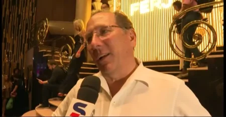 Textor cobra vitórias do Botafogo: "Mediocridade não é aceitável"