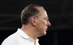 Textor cobra evolução do Botafogo, mas poupa Anselmi antes da Libertadores