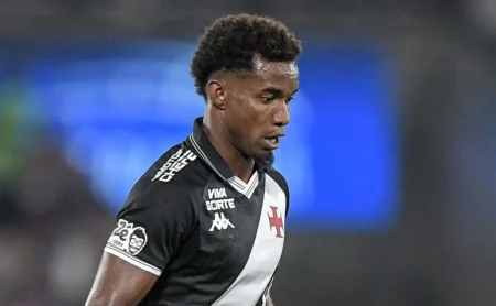 Thiago Mendes celebra virada do Vasco sobre o Palmeiras em São Januário: “A força de vontade do grupo prevaleceu”