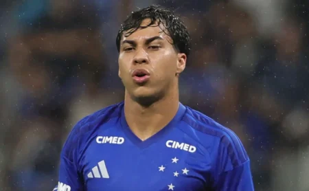 Tite demonstra preocupação com Kaio Jorge, mais um desfalque em Flamengo x Cruzeiro pelo Brasileirão