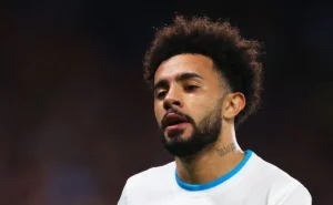 Torcida santista aprova retorno de Claudinho e sugere troca por Rollheiser