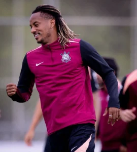 Treino do Corinthians: Carrillo segue fora por segundo dia consecutivo