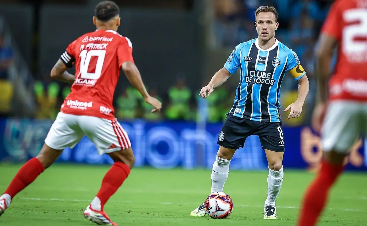 Áudio polêmico de Daniel Bins no VAR em Grêmio x Internacional revolta Baldasso: relato de ânsia de vômito Áudio polêmico de Daniel Bins no VAR em Grêmio x Internacional revolta Baldasso: relato de "ânsia de vômito"