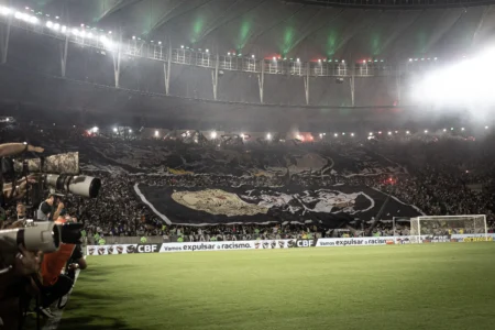 Vasco abre venda de ingressos para jogo contra o Fluminense no Maracanã pelo Brasileirão