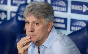 Vasco aposta em Renato Gaúcho para superar dificuldades com o elenco atual Vasco aposta em Renato Gaúcho para superar dificuldades com o elenco atual