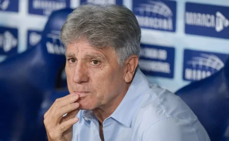 Vasco aposta em Renato Gaúcho para superar dificuldades com o elenco atual