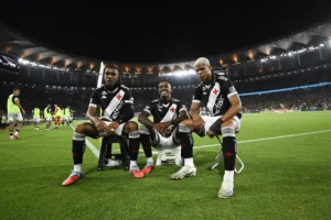 Vasco busca novo obstáculo à Fluminense no Maracanã, sob o comando de Zubeldía