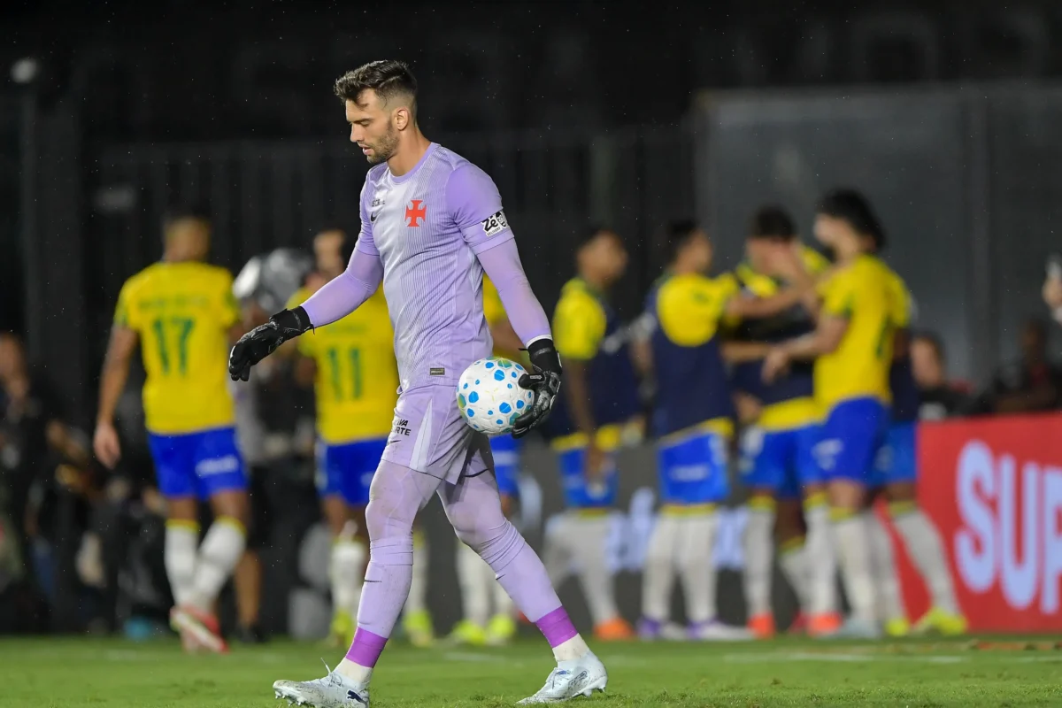 Vasco busca evitar novo revés em São Januário pelo Brasileirão após seis meses Vasco busca evitar novo revés em São Januário pelo Brasileirão após seis meses
