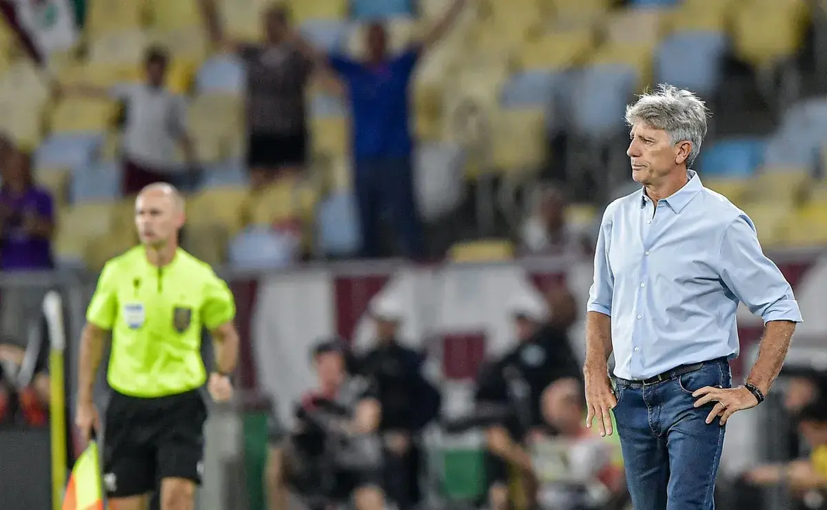 Vasco busca definir o futuro de jovens afastados do elenco.