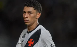 Vasco define Rojas como novo camisa 10 após saída de Coutinho