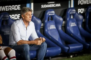 Vasco define prioridade com Renato e retoma busca por reforços