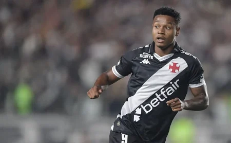 Vasco espera evolução de Matheus França, mas mantém o jogador no momento