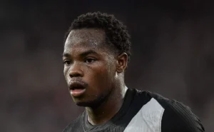 Vasco mantém a calma com o interesse em Andrés Gómez e descarta saída do atacante