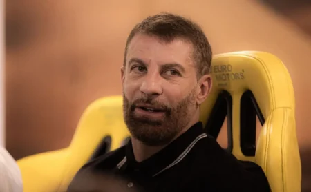 Vasco segue com técnicos brasileiros sob gestão de Pedrinho, em contraste com rivais cariocas