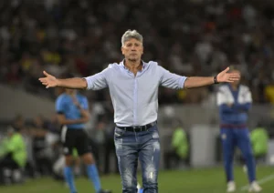 Vasco: Semana decisiva para definir treinador com Renato Gaúcho no radar Vasco: Semana decisiva para definir treinador com Renato Gaúcho no radar