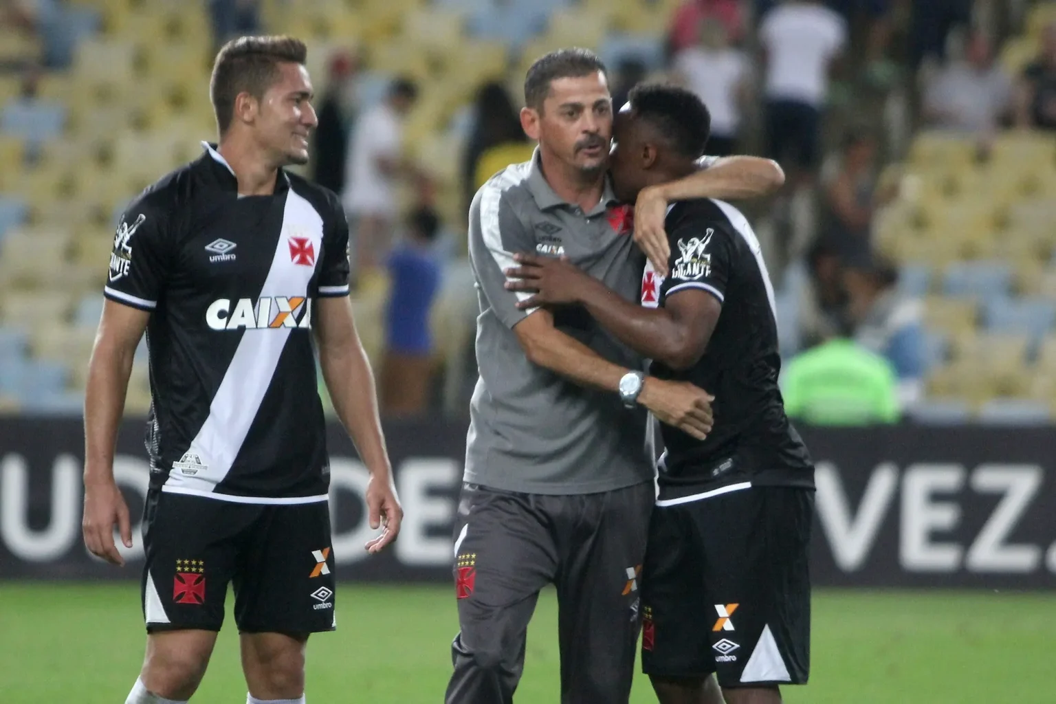 Vasco venceu o Fluminense com Valdir Bigode e técnico interino em 2017; veja