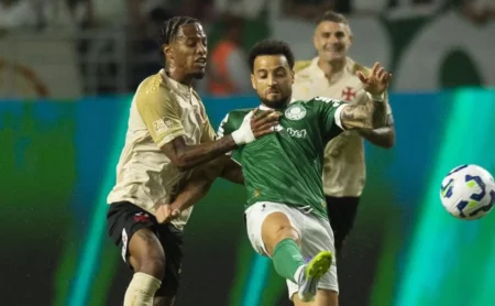 Vidente prevê vantagem do Vasco sobre o Palmeiras no Brasileirão através das cartas