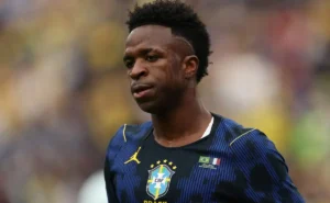 Vinícius Júnior é dúvida na Seleção e Ancelotti testa mudança para Brasil x Croácia Vinícius Júnior é dúvida na Seleção e Ancelotti testa mudança para Brasil x Croácia