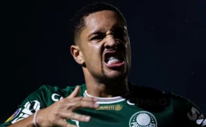 Vitor Roque expressa gratidão ao Palmeiras e celebra: “Sorrir de novo”