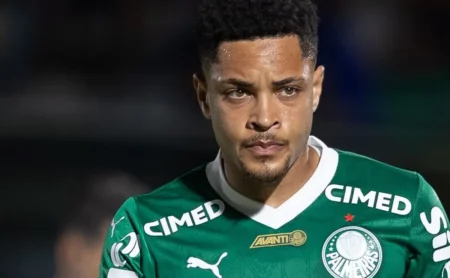 Vitor Roque: Chelsea prepara proposta milionária para contratar jovem atacante do Palmeiras