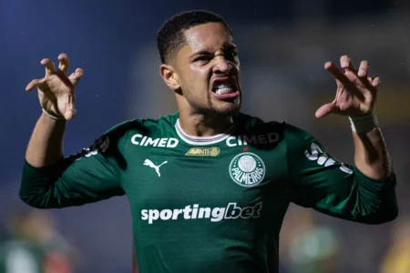 Vitor Roque conquista primeiro título pelo Palmeiras e almeja a Copa do Brasil: "Seria um sonho"