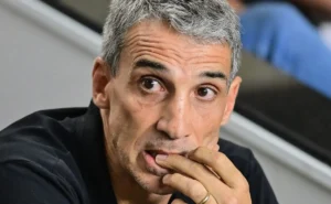 Vojvoda pressionado: demissão do Santos ainda é possível