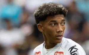 Vojvoda relaciona Robinho Jr. para Santos x Internacional após impasse na renovação.