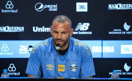 Weverton alcança marca expressiva no Grêmio, igualando feito de goleiro criticado