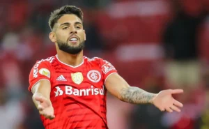 Yuri Alberto brilha em último confronto entre Internacional e Chapecoense com três gols Yuri Alberto brilha em último confronto entre Internacional e Chapecoense com três gols