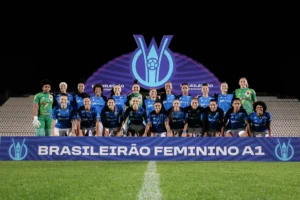 Zagueira do Cruzeiro retoma a carreira após pausa de dois anos para cuidar da saúde mental; conheça a história