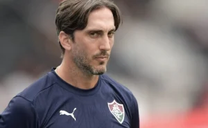 Zubeldía elogia Renato Portaluppi antes de Vasco x Fluminense: “Precisamos nos preparar”