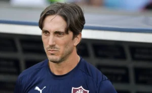 Zubeldía exalta paciência do Fluminense e lamenta tensão no jogo contra o Athletico-PR Zubeldía exalta paciência do Fluminense e lamenta tensão no jogo contra o Athletico-PR