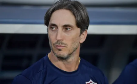Zubeldía explica derrota e atribui erro ao cansaço de peças-chave do Fluminense