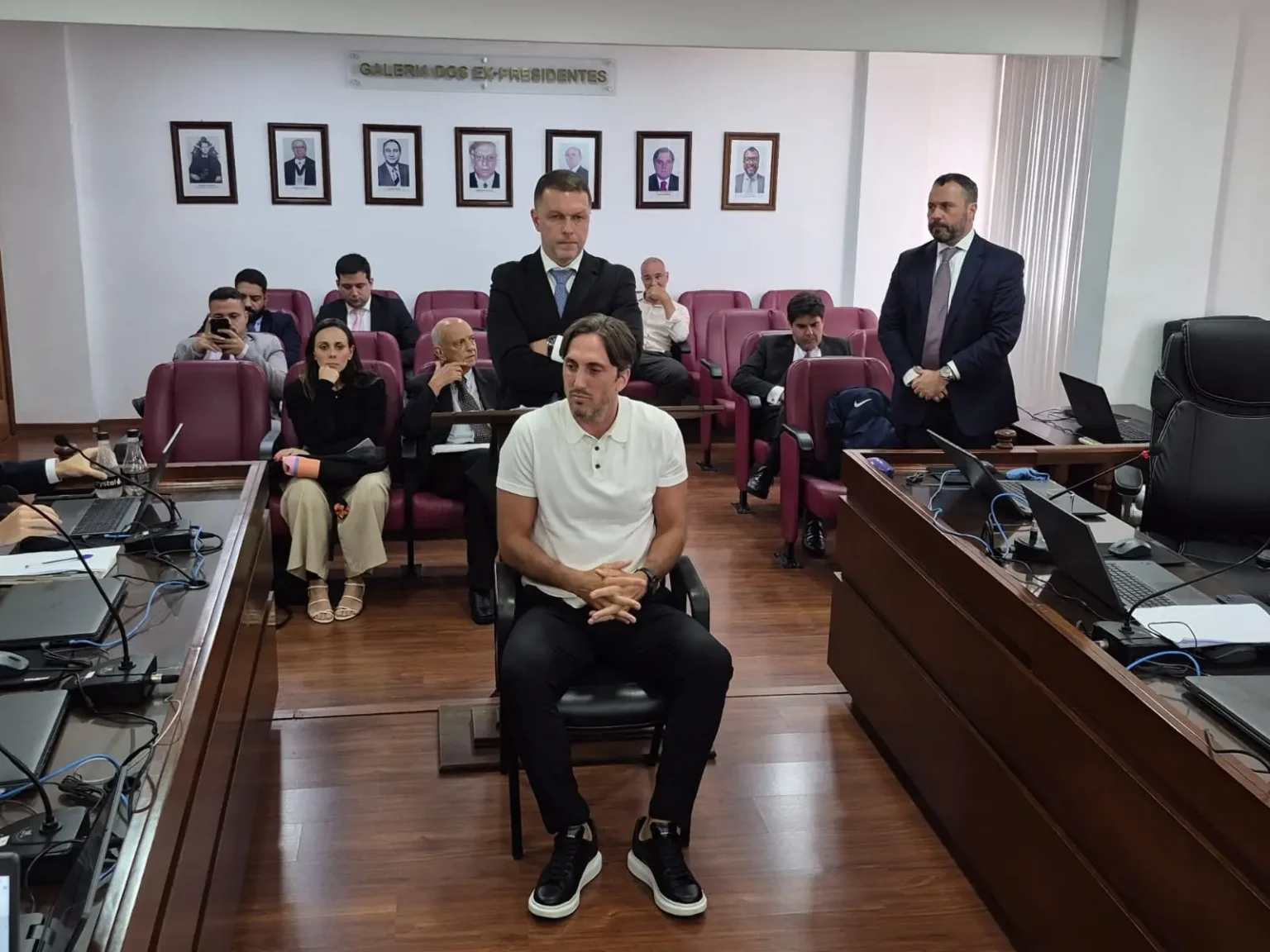 Zubeldía, liberado após julgamento, comandará o Fluminense na final do Carioca