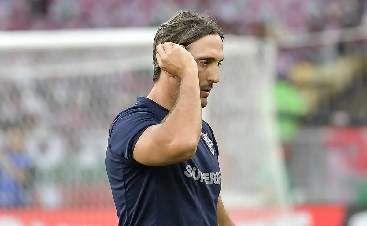 Zubeldía pede respeito ao Flamengo e ironiza jogadores do Fluminense na final Zubeldía pede respeito ao Flamengo e ironiza jogadores do Fluminense na final